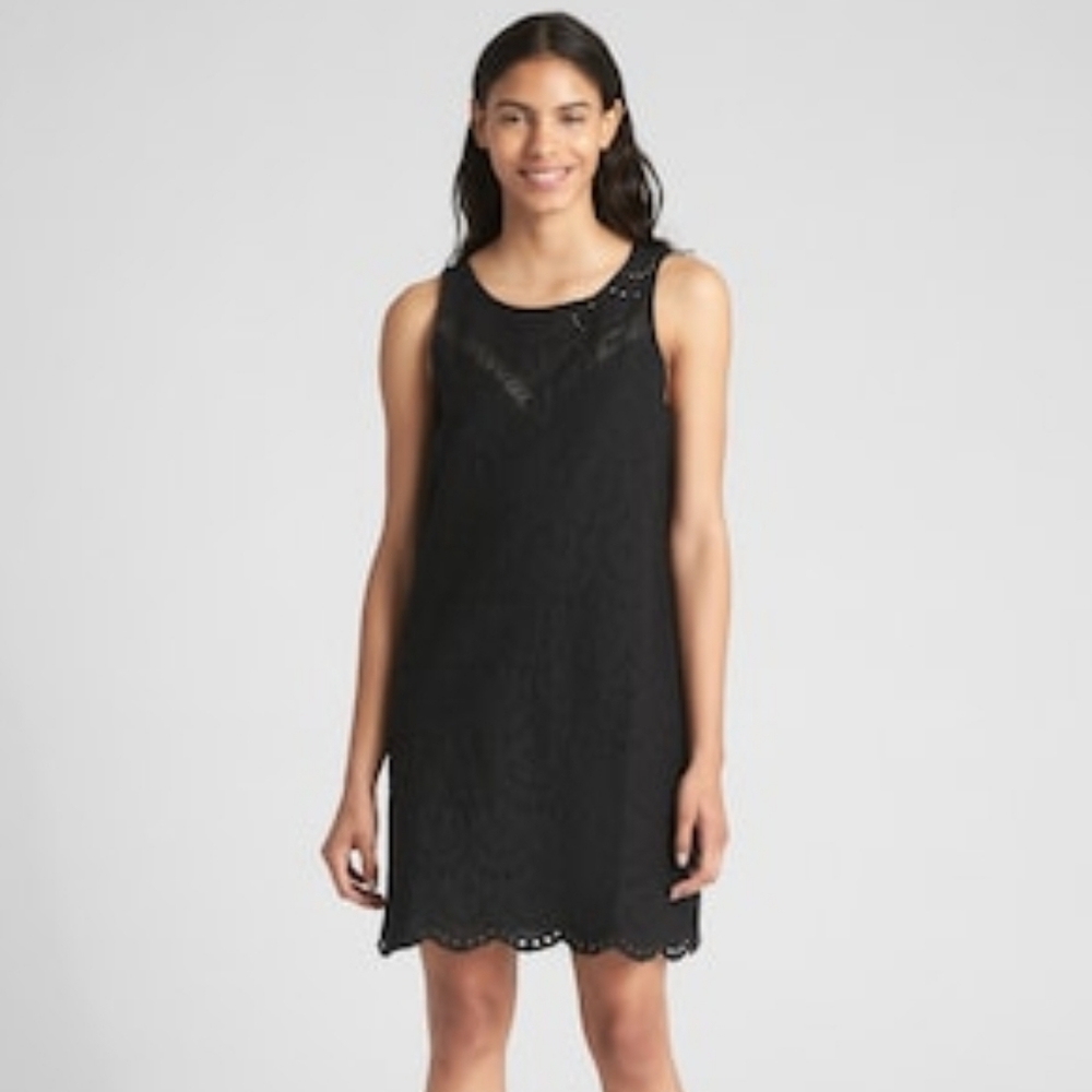 NWT Gap black Eyelet Dress